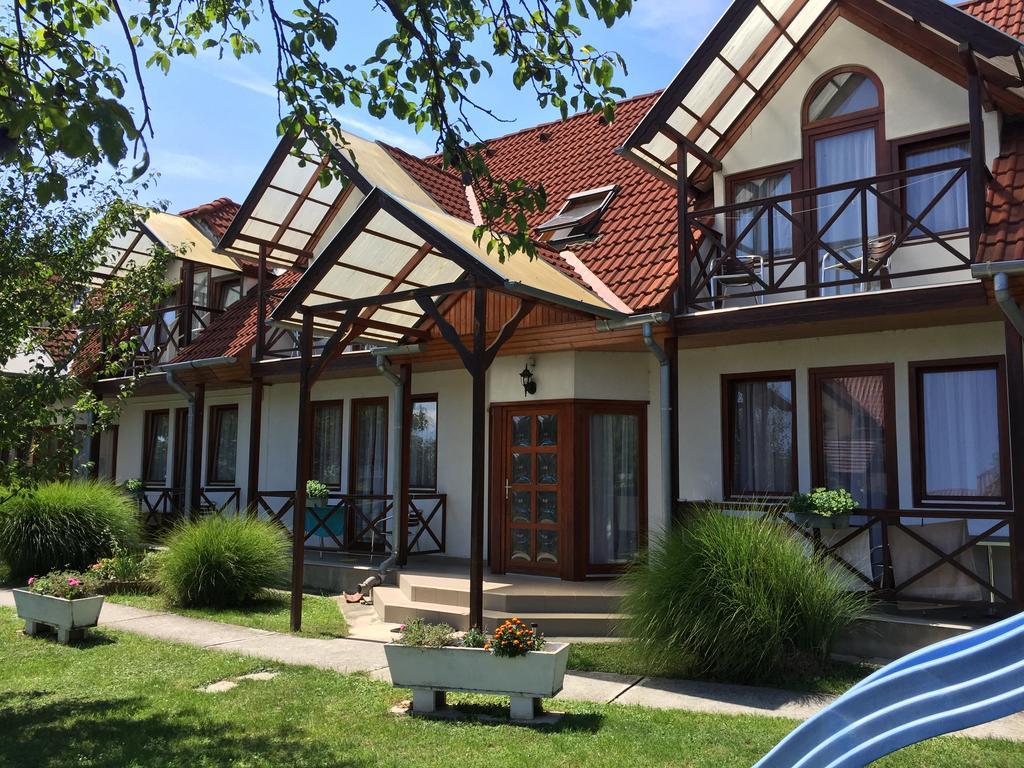 Toth Vendeghaz Hotel Buk Exterior photo